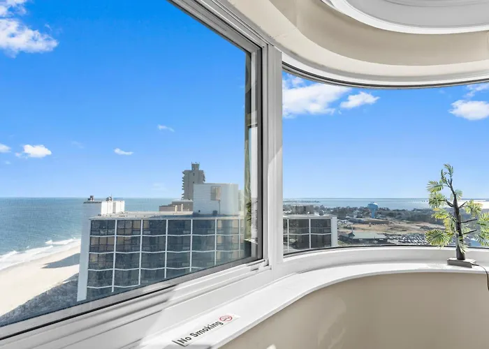 Oceanfront W Panoramic Views Atlantis 103rd St Holiday home *